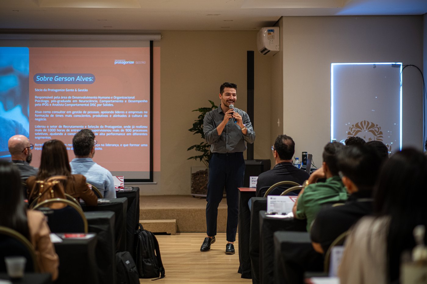 Gerson Alves apresentando